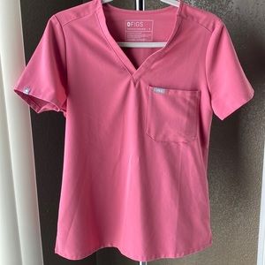 Figs women’s scrub top in size small